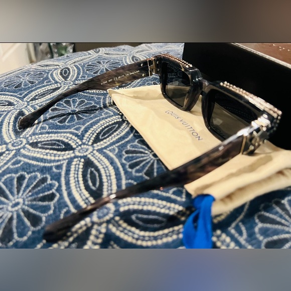 Louis Vuitton 1.1 Millionaires Sunglasses - Picture 5 of 7